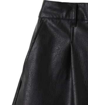 ヴィンテージライク合皮ショートパンツ