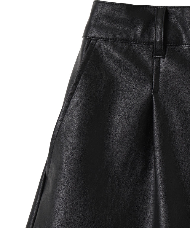 ヴィンテージライク合皮ショートパンツ