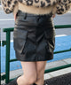 ヴィンテージライクPUカーゴミニスカート/ブラック モデル：155cm F着用