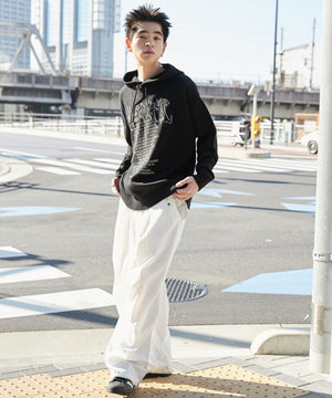 ブラック モデル：180cm L着用