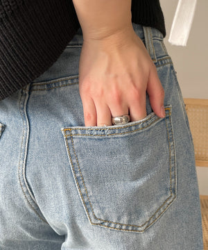 ストレートデニムパンツ