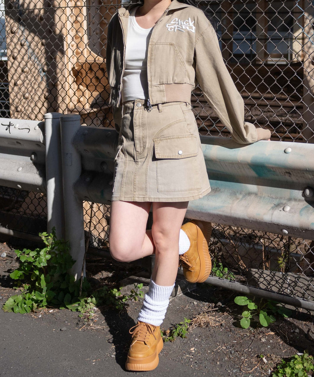 ベージュ　モデル:155cm　F着用