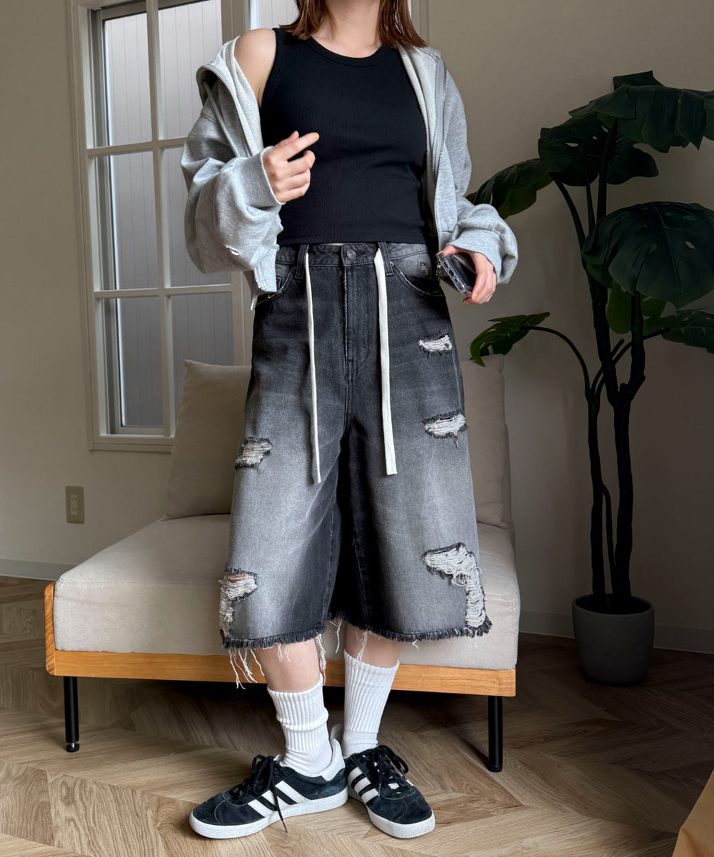 ブラック　モデル:155cm M着用