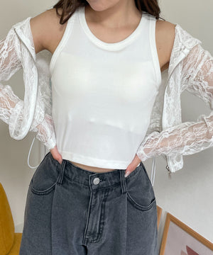 オフホワイト モデル：160cm S着用