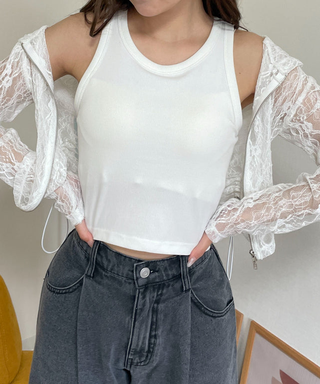 オフホワイト モデル：160cm S着用