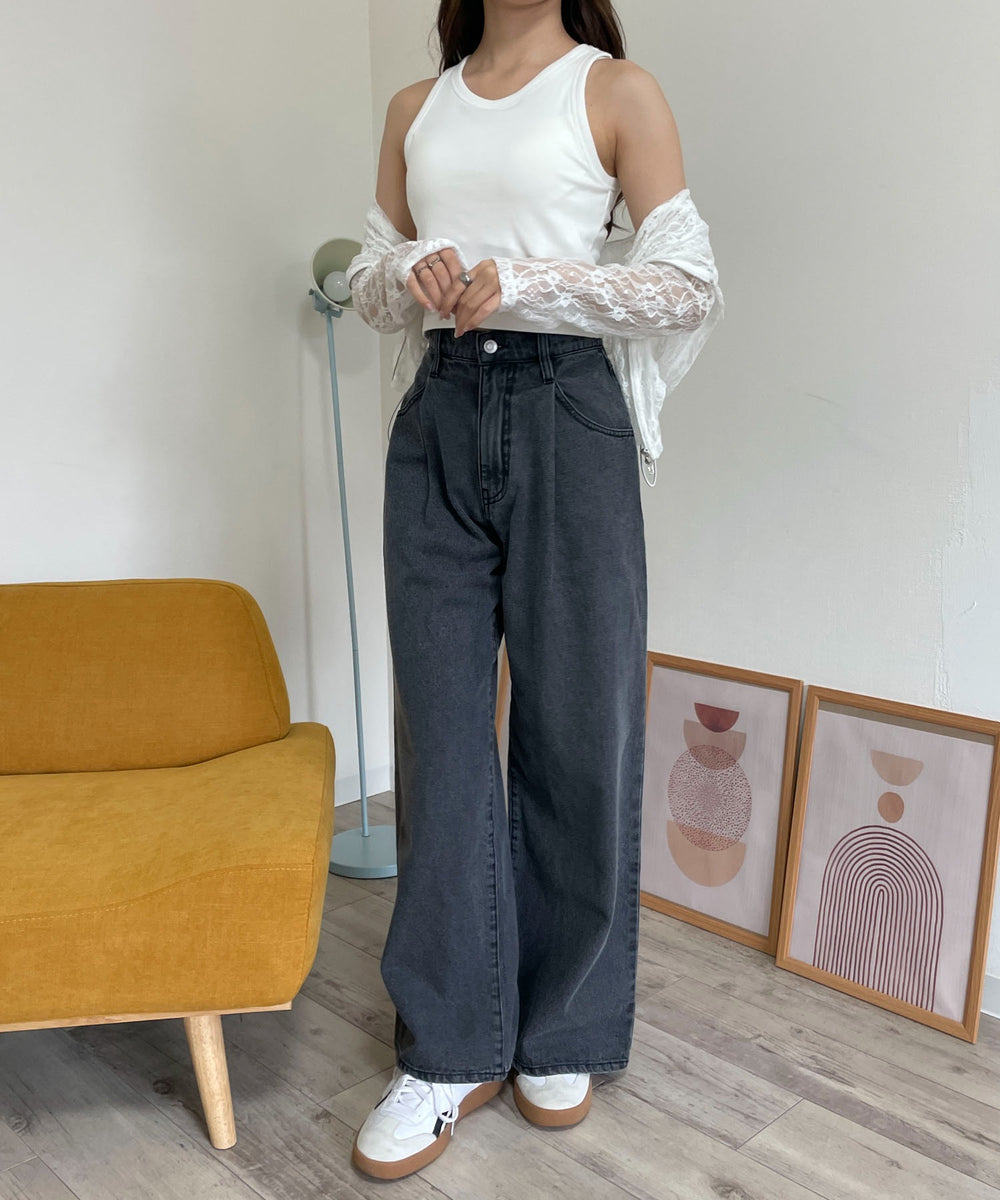 オフホワイト モデル：160cm S着用