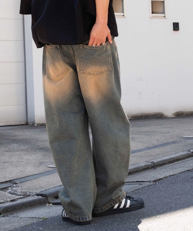 デニム淡加工 モデル：175cm L着用