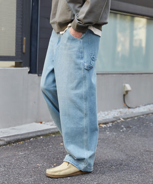 デニム淡加工 モデル：180cm L着用