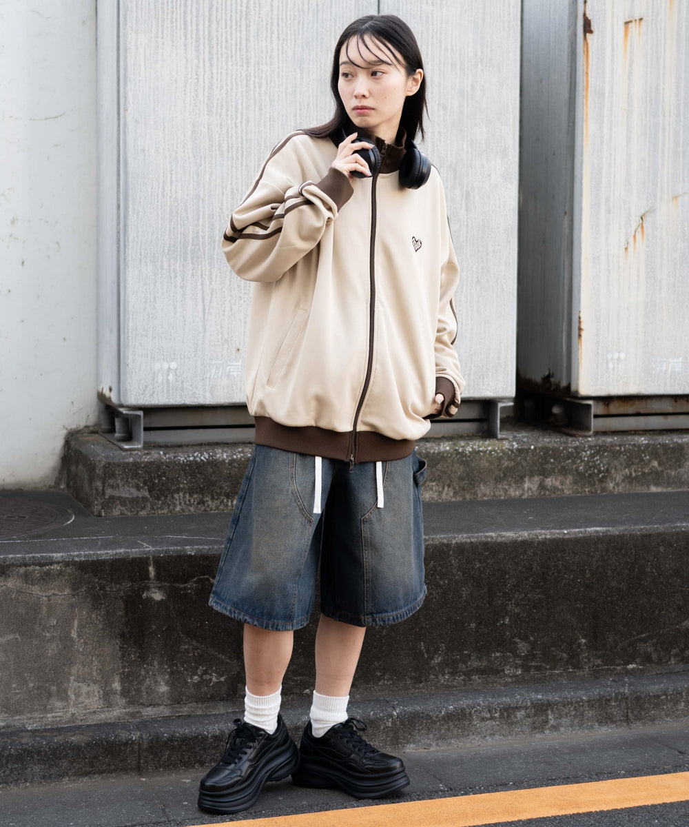 ベージュ 　モデル:161cm L着用