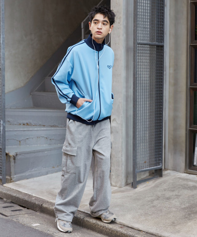 ブルー　モデル:180cm L着用