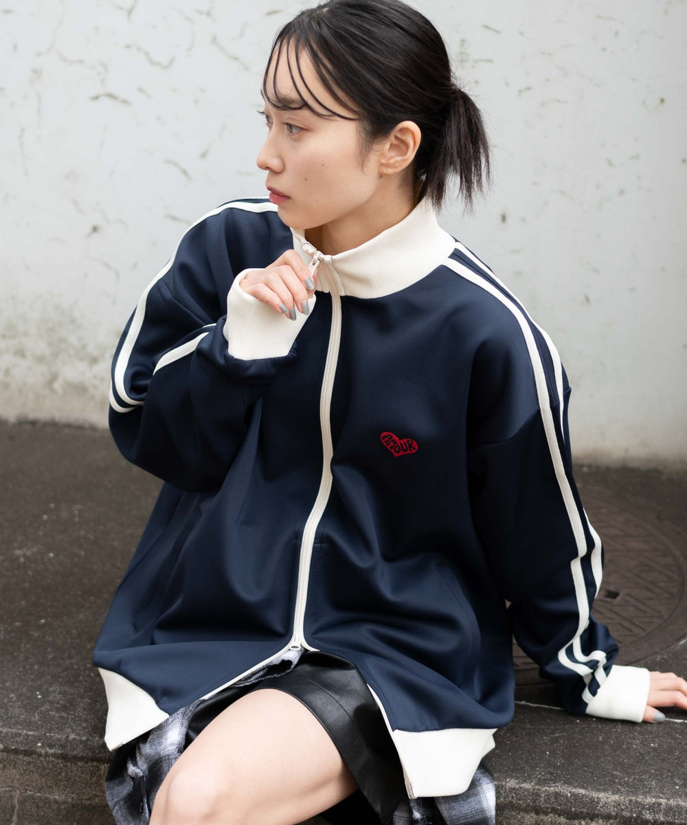 ネイビー 　モデル:161cm L着用