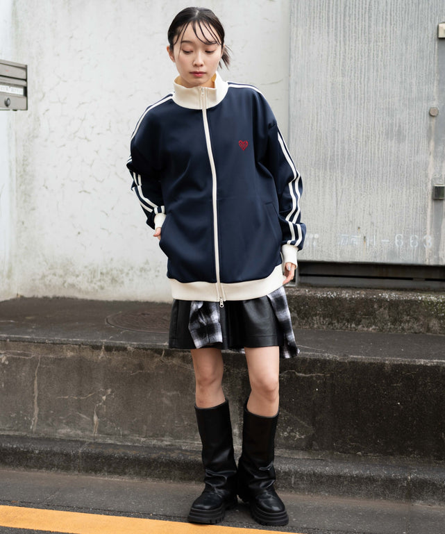 ネイビー 　モデル:161cm L着用