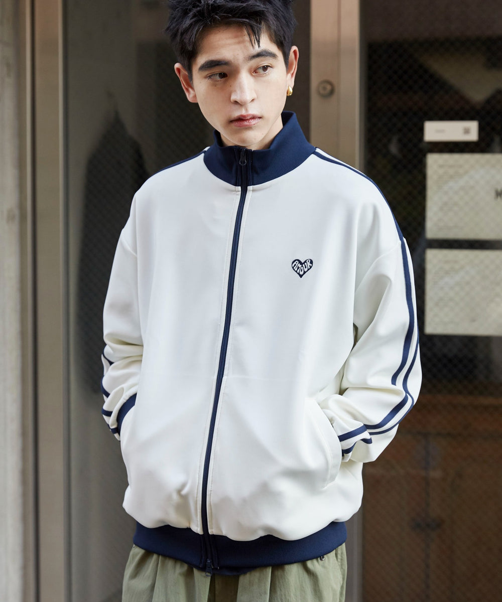 ホワイト 　モデル:180cm L着用