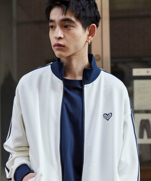 ホワイト 　モデル:180cm L着用