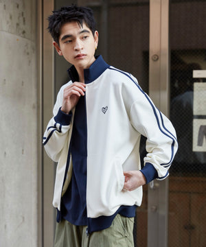 ホワイト 　モデル:180cm L着用