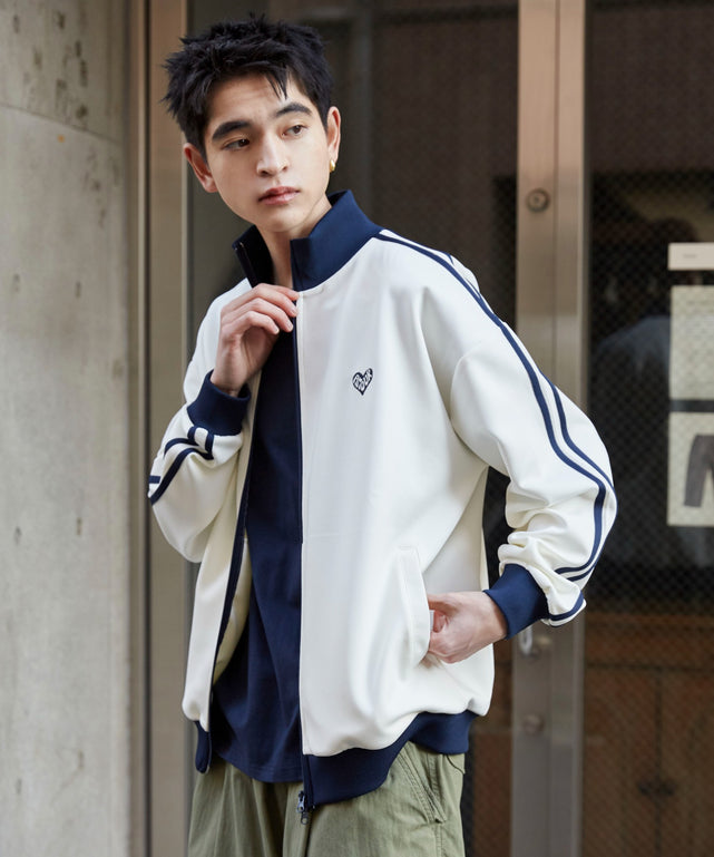 ホワイト 　モデル:180cm L着用