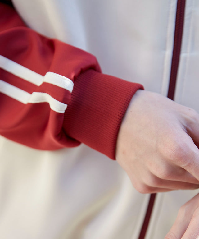 ワイン　モデル:180cm L着用