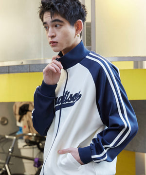 ネイビー　モデル:180cm L着用