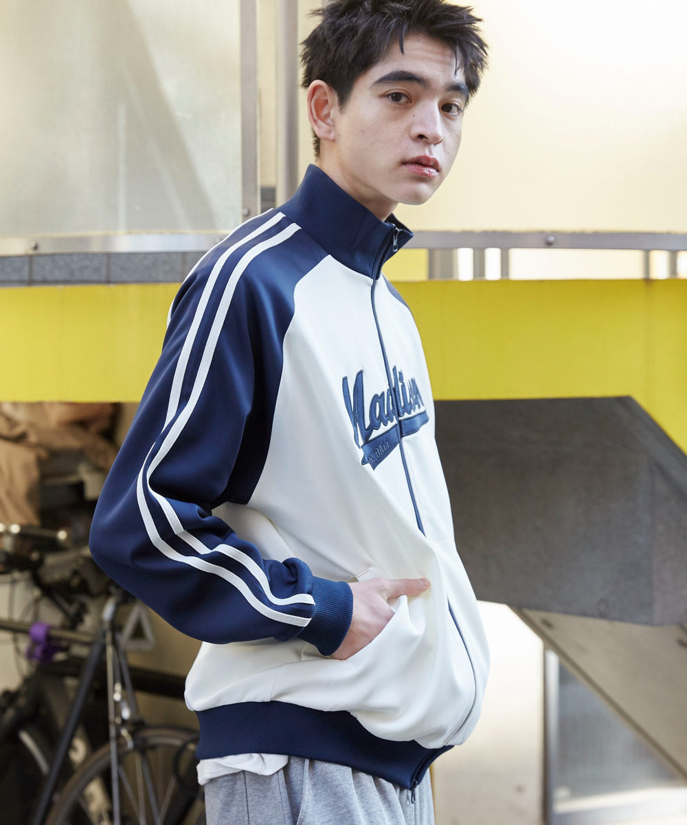 ネイビー　モデル:180cm L着用