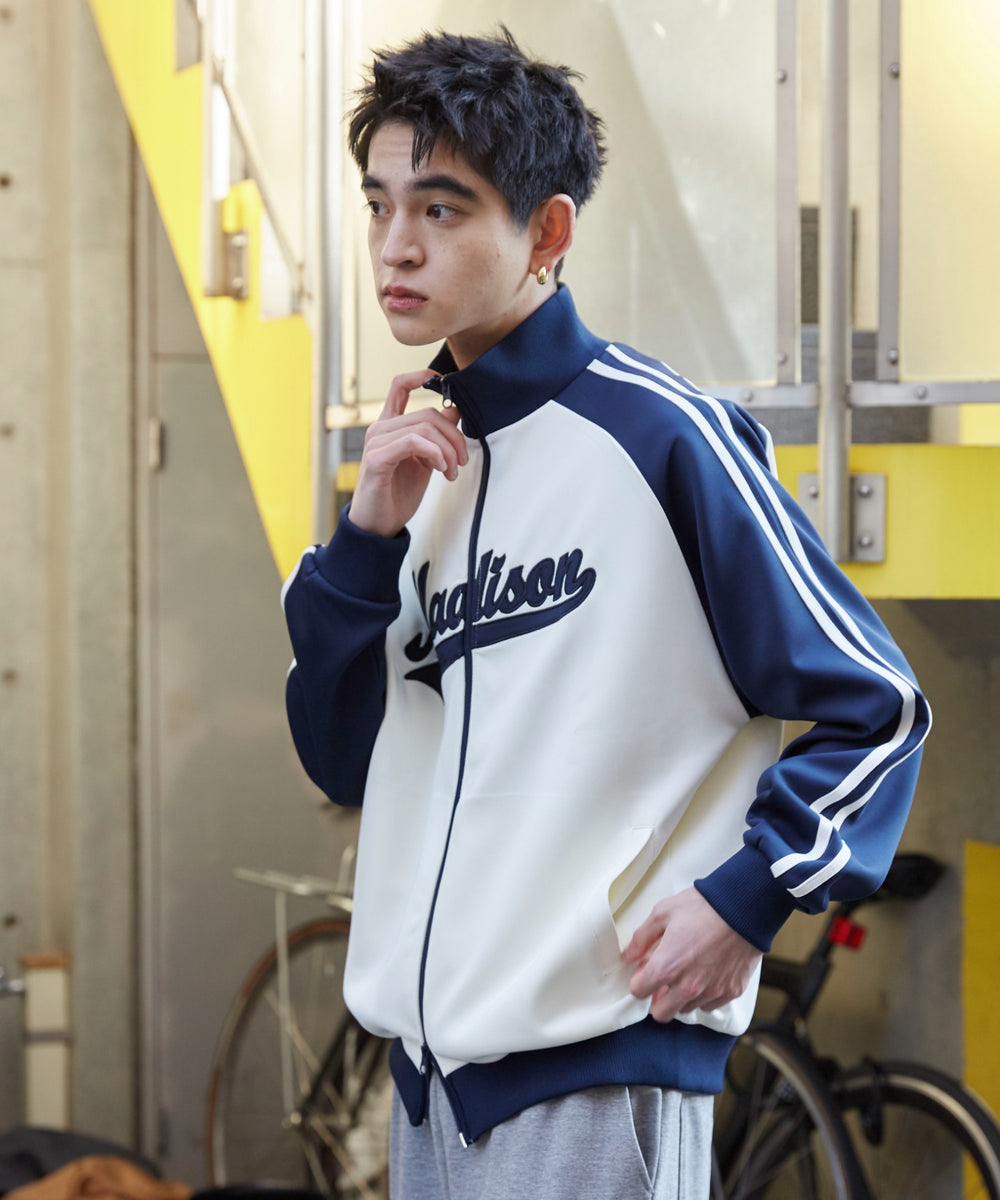 ネイビー　モデル:180cm L着用