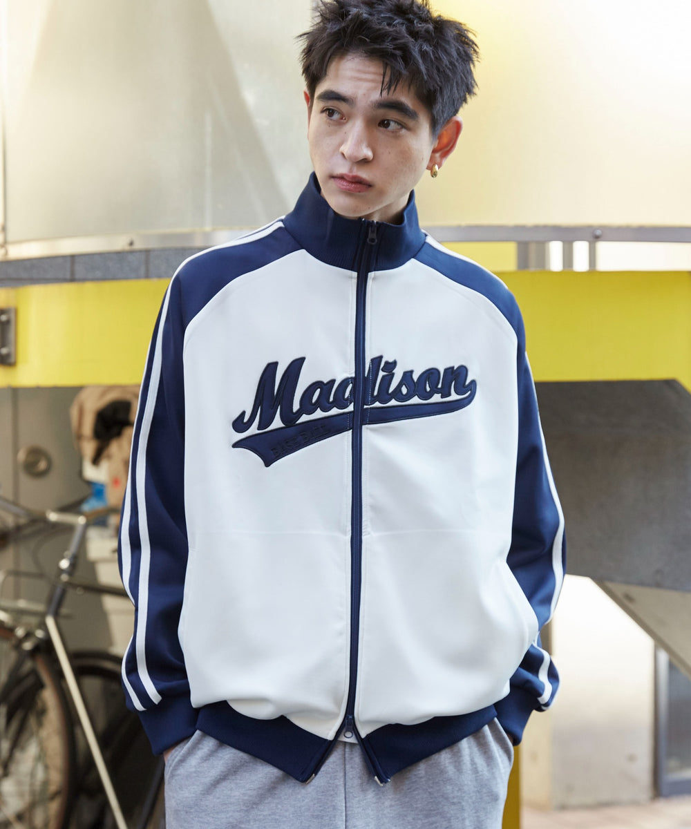 ネイビー　モデル:180cm L着用