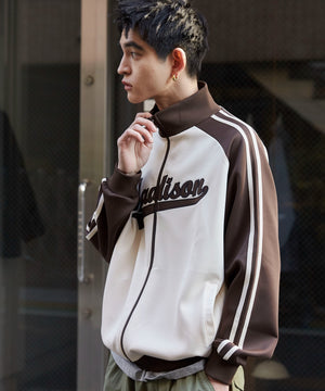 ブラウン　モデル:180cm L着用