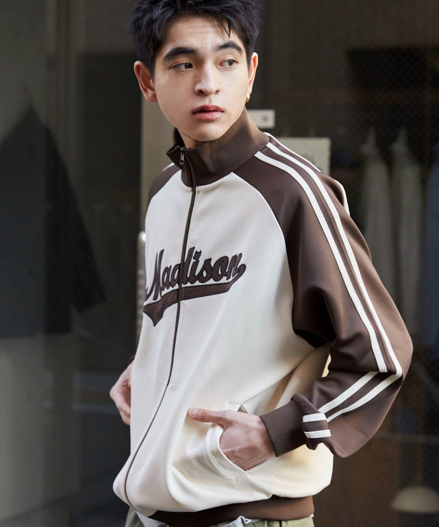 ブラウン　モデル:180cm L着用