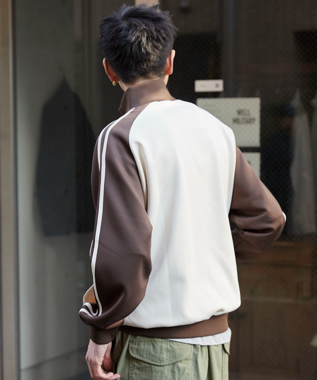 ブラウン　モデル:180cm L着用