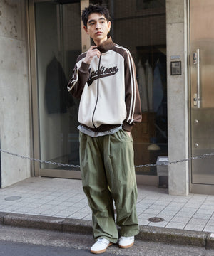 ブラウン　モデル:180cm L着用