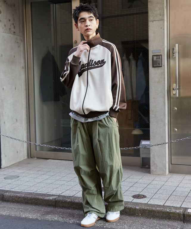 ブラウン　モデル:180cm L着用