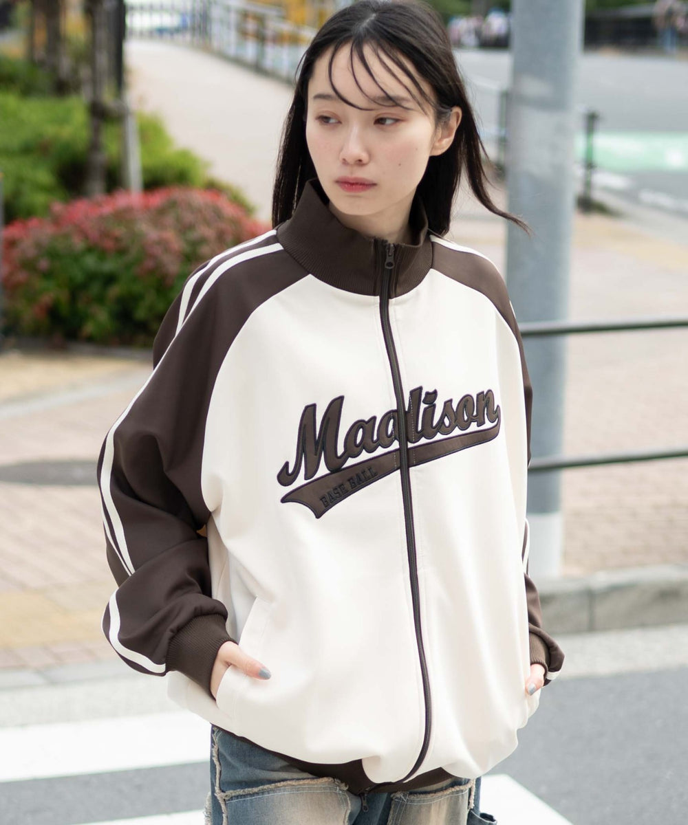 ブラウン　モデル:161cm L着用