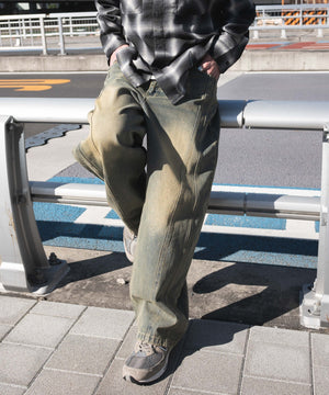 デニム淡加工 モデル：180cm L着用