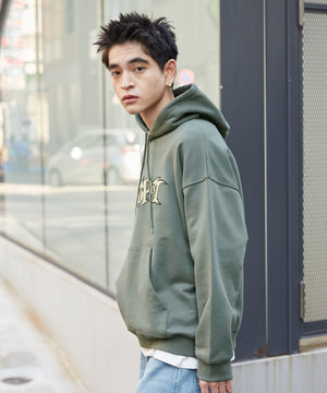 カーキ　モデル:180cm L着用