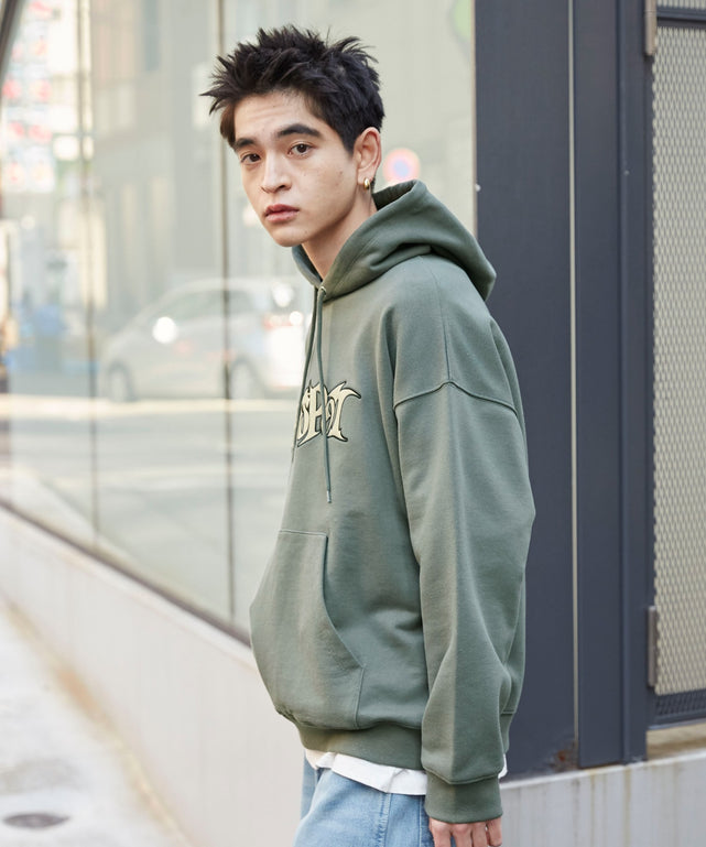 カーキ　モデル:180cm L着用