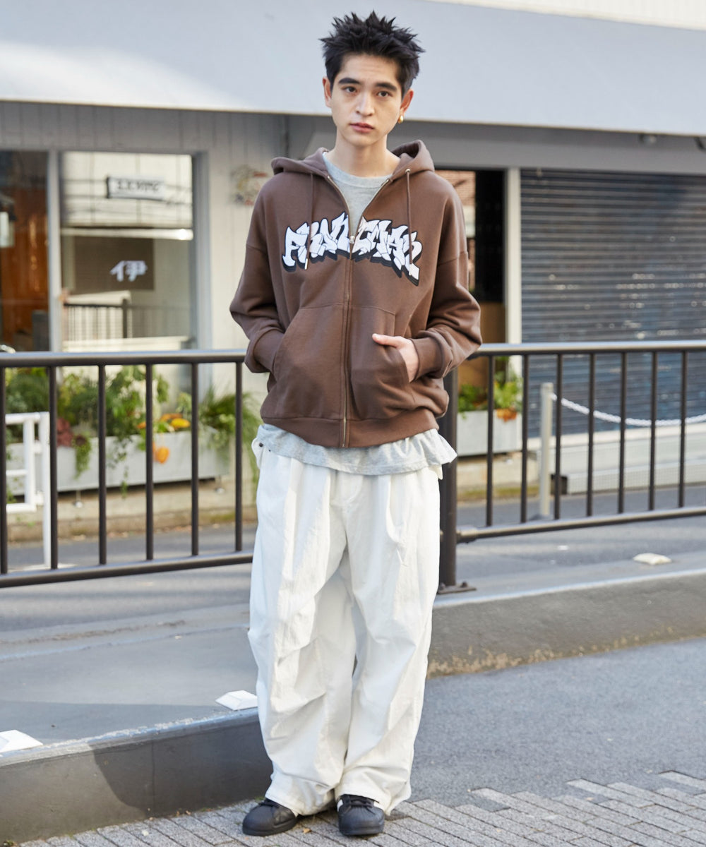 ブラウン　モデル:180cm L着用