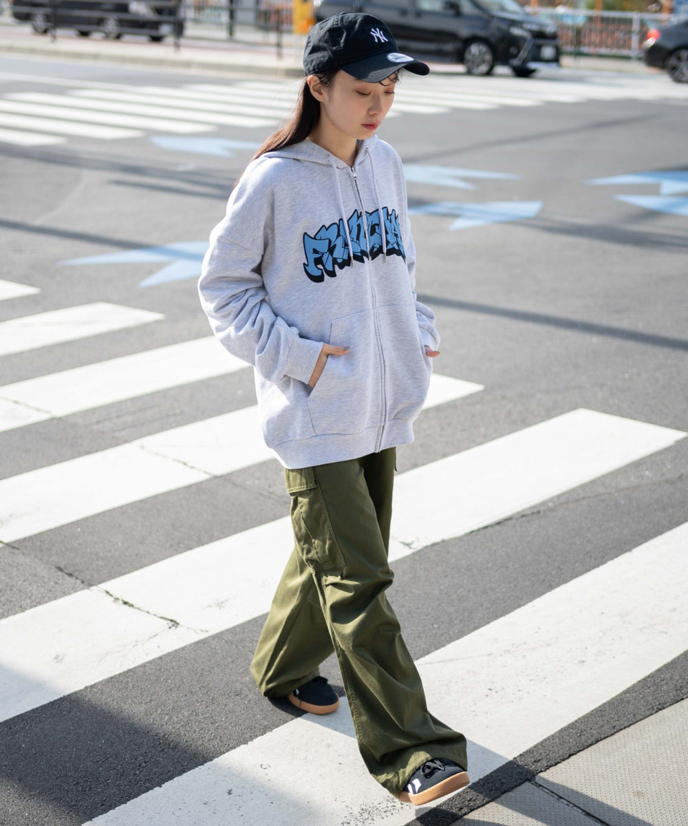 アッシュグレー　モデル:161cm L着用