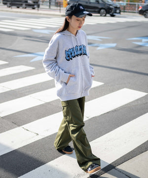 アッシュグレー　モデル:161cm L着用