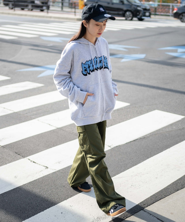 アッシュグレー　モデル:161cm L着用