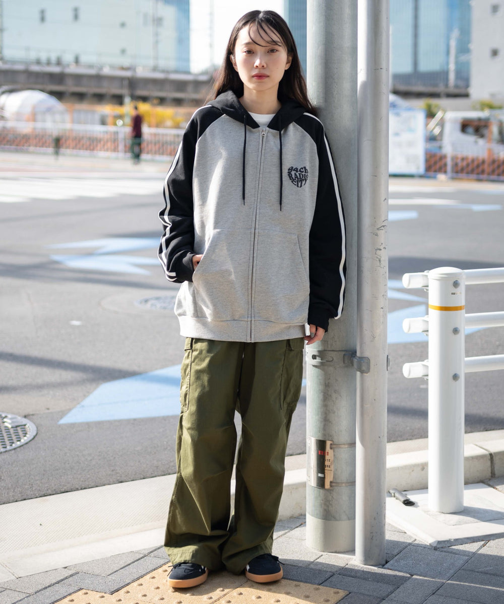 ブラック　モデル:161cm L着用