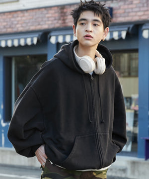 ブラック モデル：180cm L着用