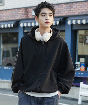 ブラック モデル：180cm L着用