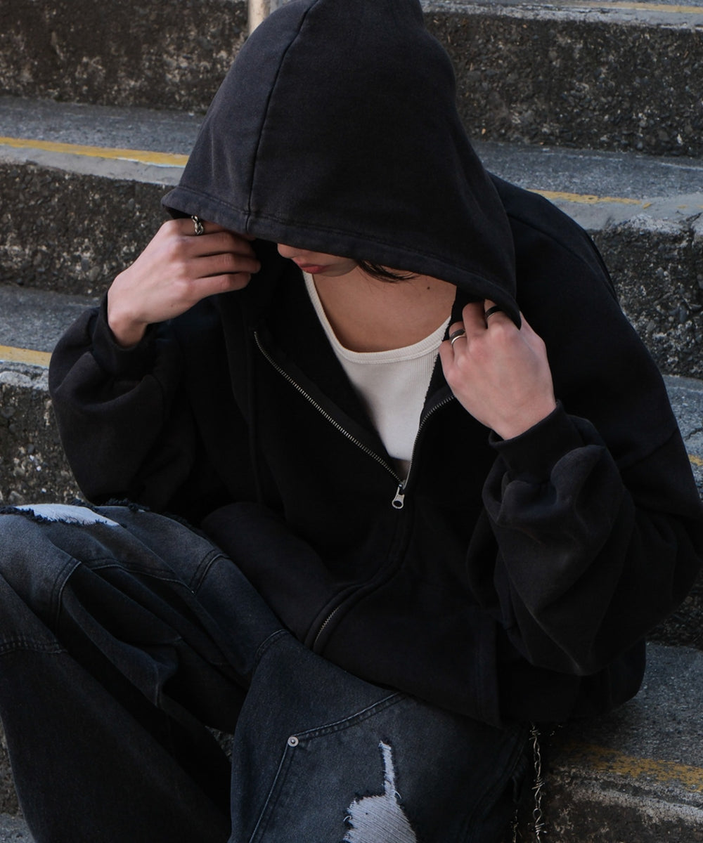 ブラック モデル：175cm L着用