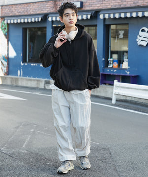 ブラック モデル：180cm L着用