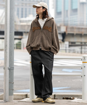 ブラック モデル：175cm L着用