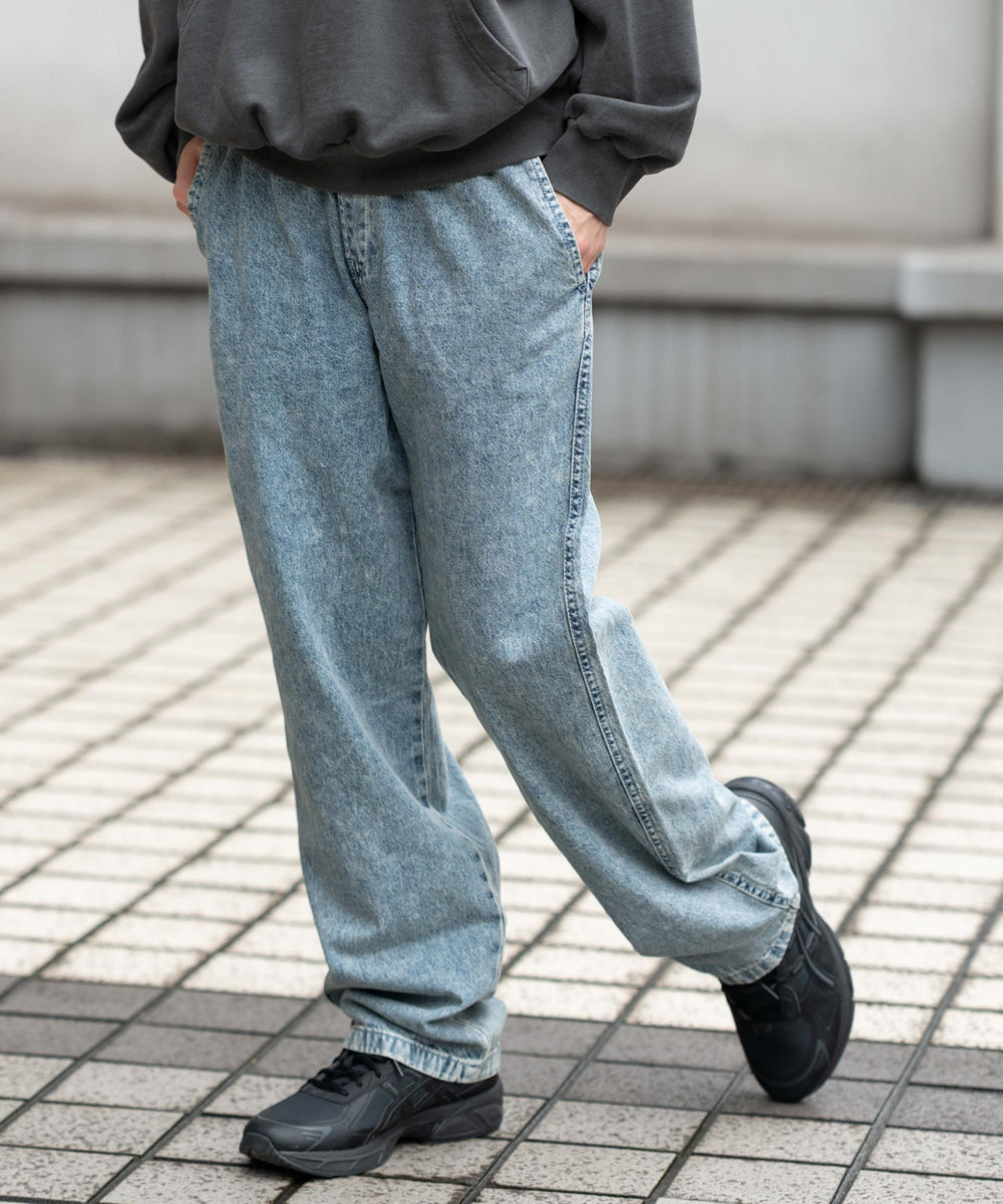 デニム淡加工  モデル：175cm L着用