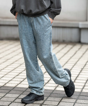 デニム淡加工  モデル：175cm L着用