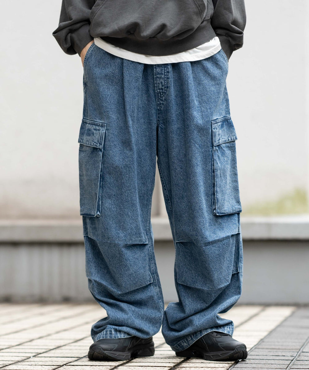 デニム淡加工 モデル：175cm L着用