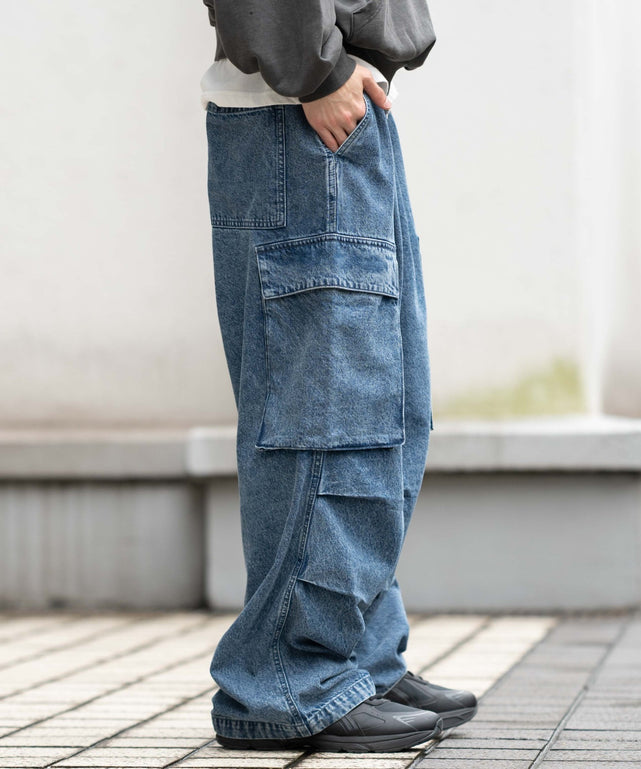 デニム淡加工 モデル：175cm L着用