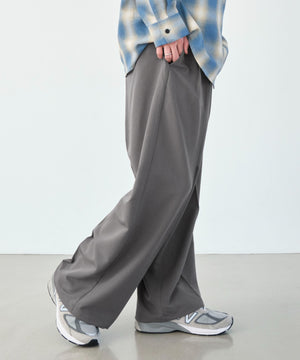 Dグレー モデル：177cm L着用