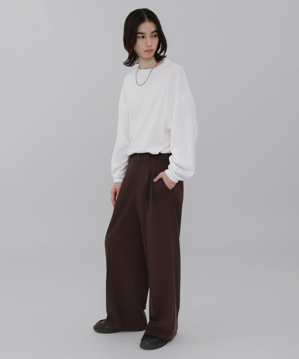 ブラウン モデル：175cm L着用